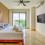 New Complex Resort Style With Amenities Near Downtown 7Min