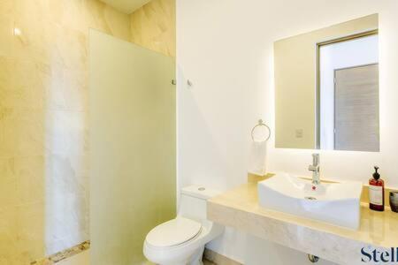 Сasa de vacaciones New Complex Style With Amenities Near Downtown 7min *